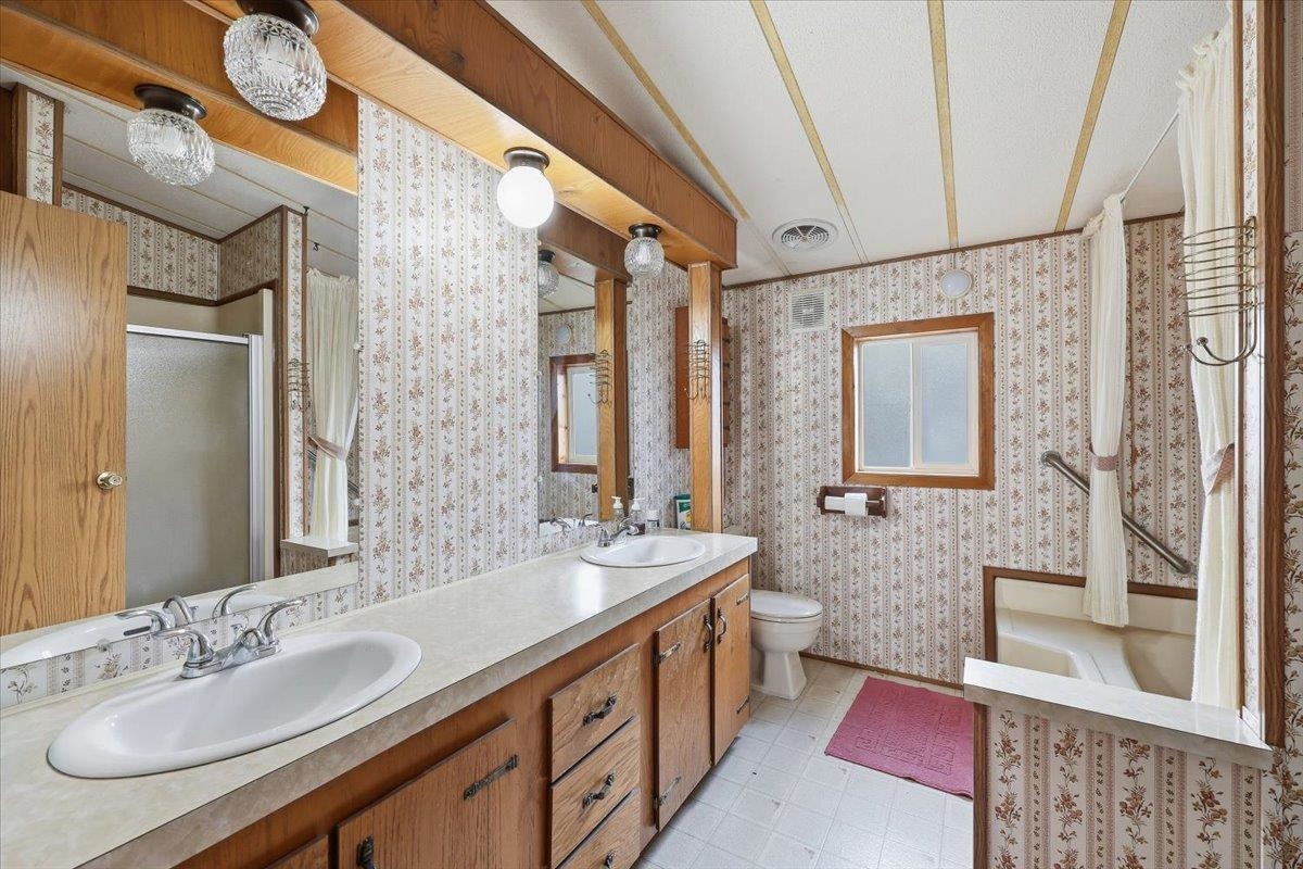11512 East Bridges Road Elk, WA 99009 - Photo 15 of 36
