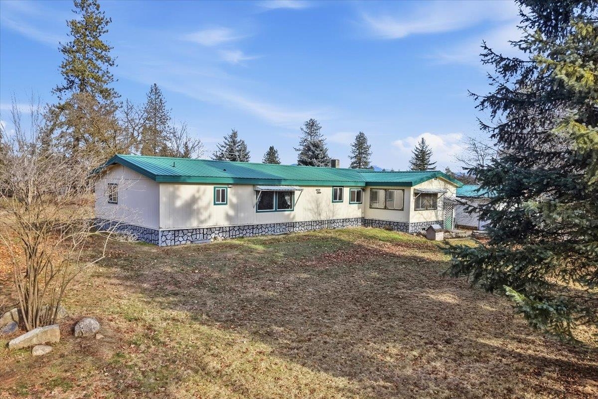 11512 East Bridges Road Elk, WA 99009 - Photo 2 of 36