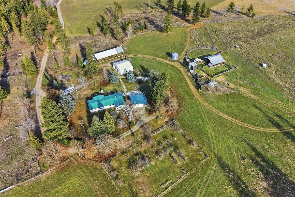 11512 East Bridges Road Elk, WA 99009 - Photo 32 of 36