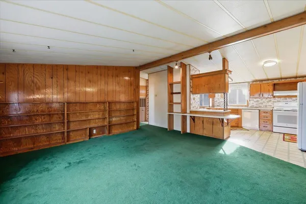 $1,200,000 | 11512 East Bridges Road, Elk, WA 99009