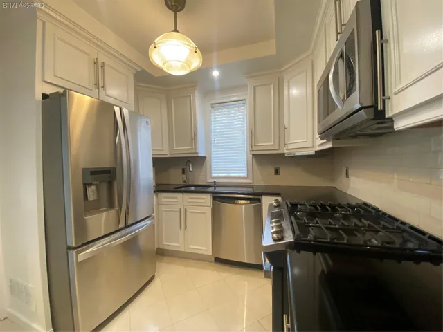 $2,800 | 84-80 161st Street, Unit 1 | Jamaica Hills