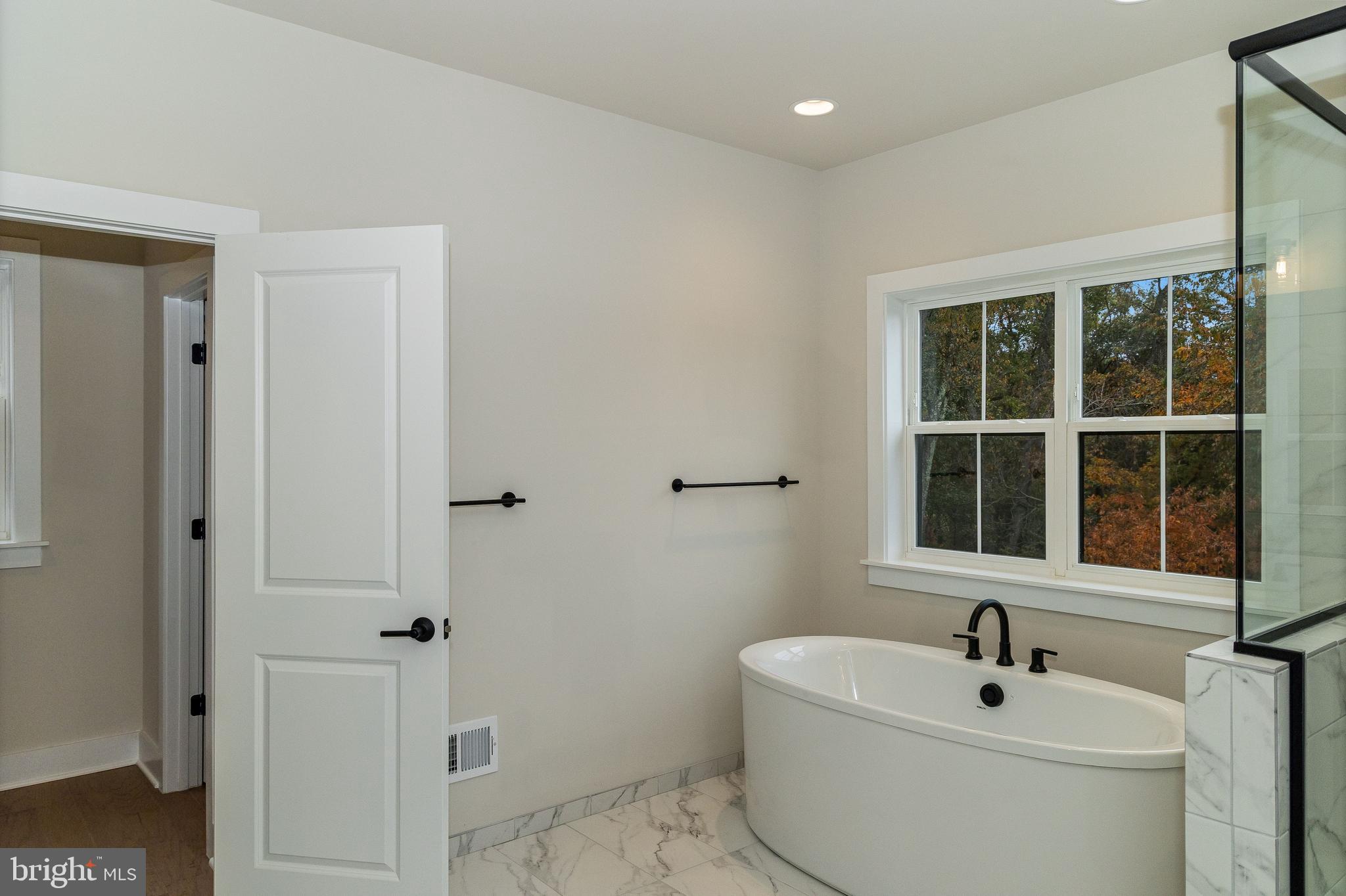 13606 Darnestown Road Gaithersburg, MD 20878 - Photo 39 of 71 Gallery Image 39