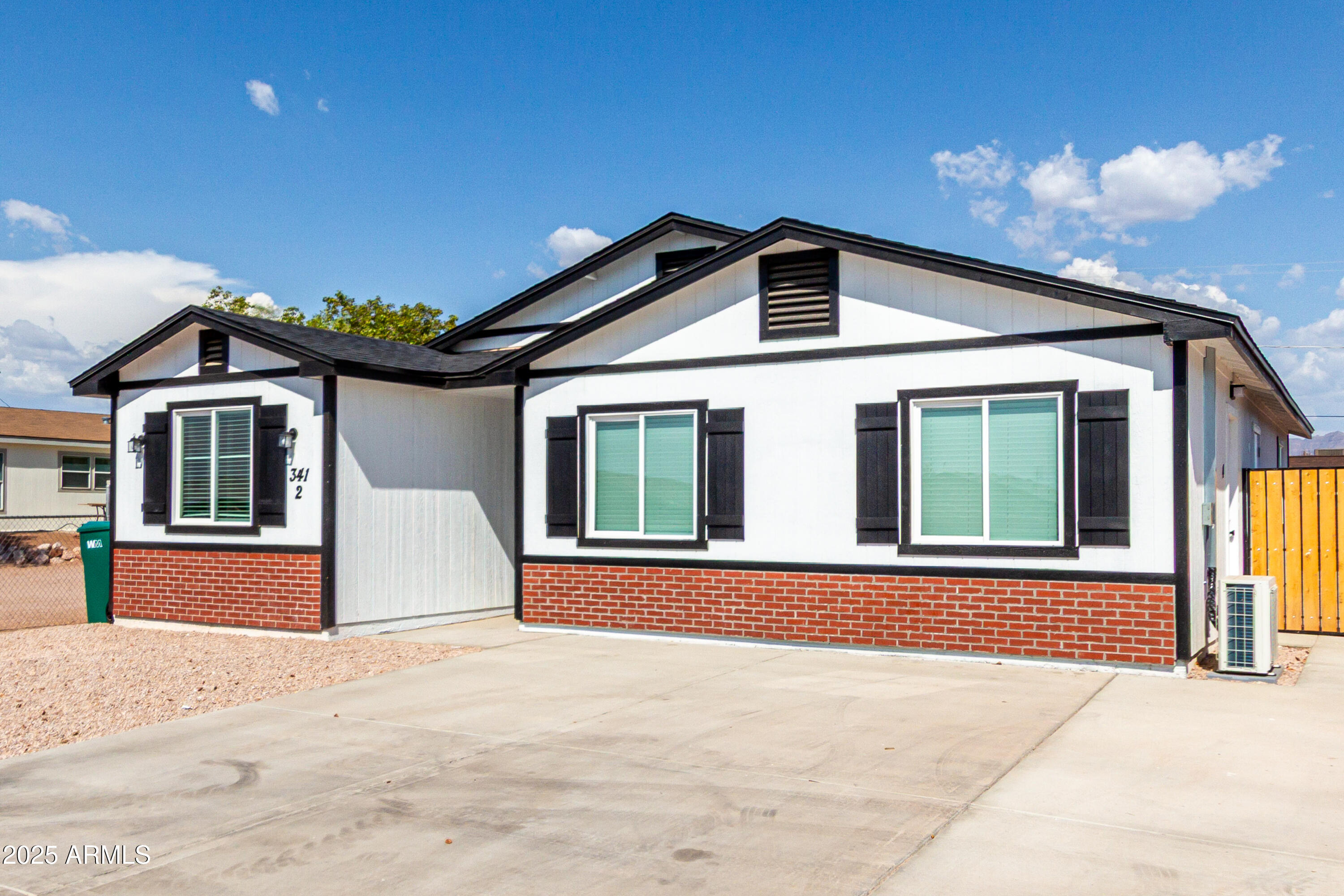 341 South Mountain Road, Unit 2 Apache Junction, AZ 85120 - Photo 2 of 21 fa0a148496723c5449028e6e4f59c3f2