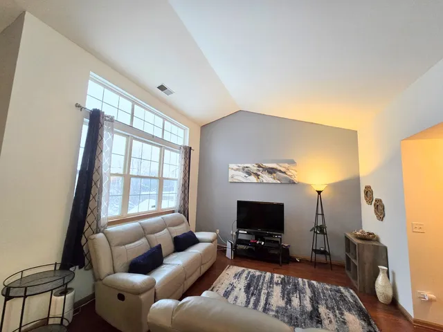 $285,000 | 2511 Sheehan Drive, Unit 203, Naperville, IL 60564