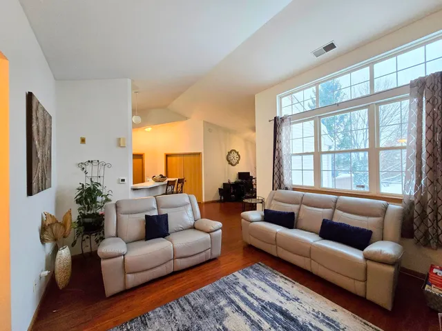 $285,000 | 2511 Sheehan Drive, Unit 203, Naperville, IL 60564