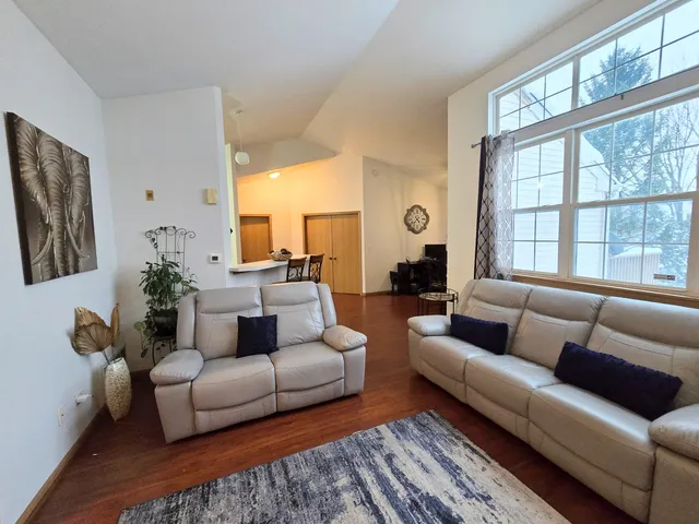 $285,000 | 2511 Sheehan Drive, Unit 203, Naperville, IL 60564