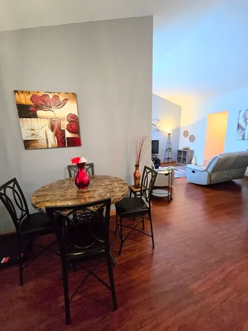 $285,000 | 2511 Sheehan Drive, Unit 203, Naperville, IL 60564