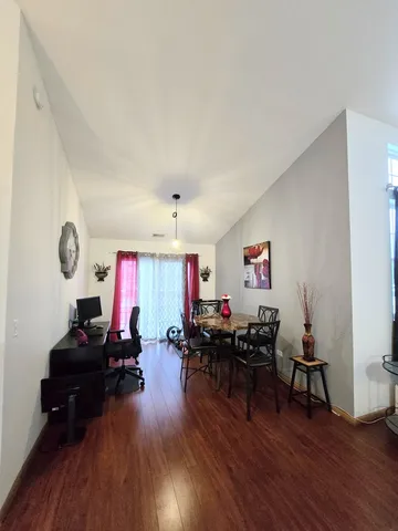 $285,000 | 2511 Sheehan Drive, Unit 203, Naperville, IL 60564