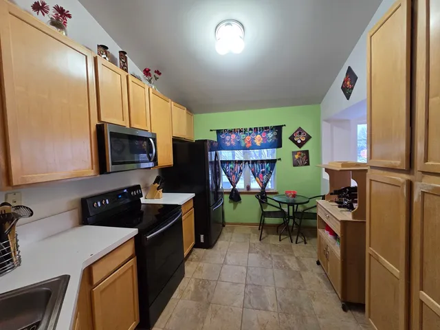 $285,000 | 2511 Sheehan Drive, Unit 203, Naperville, IL 60564