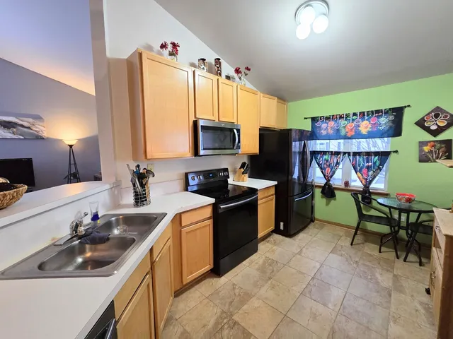 $285,000 | 2511 Sheehan Drive, Unit 203, Naperville, IL 60564