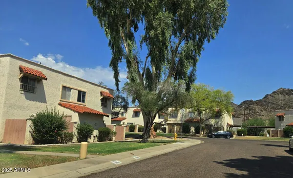 $1,500 | 1227 East Lawrence Lane, Phoenix, AZ 85020