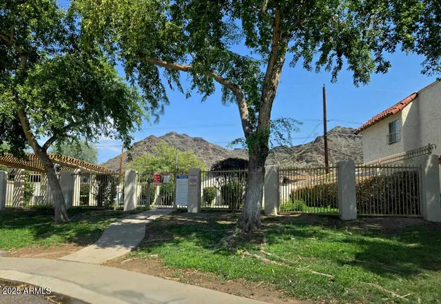 $1,500 | 1227 East Lawrence Lane, Phoenix, AZ 85020