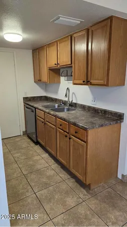 $1,500 | 1227 East Lawrence Lane, Phoenix, AZ 85020