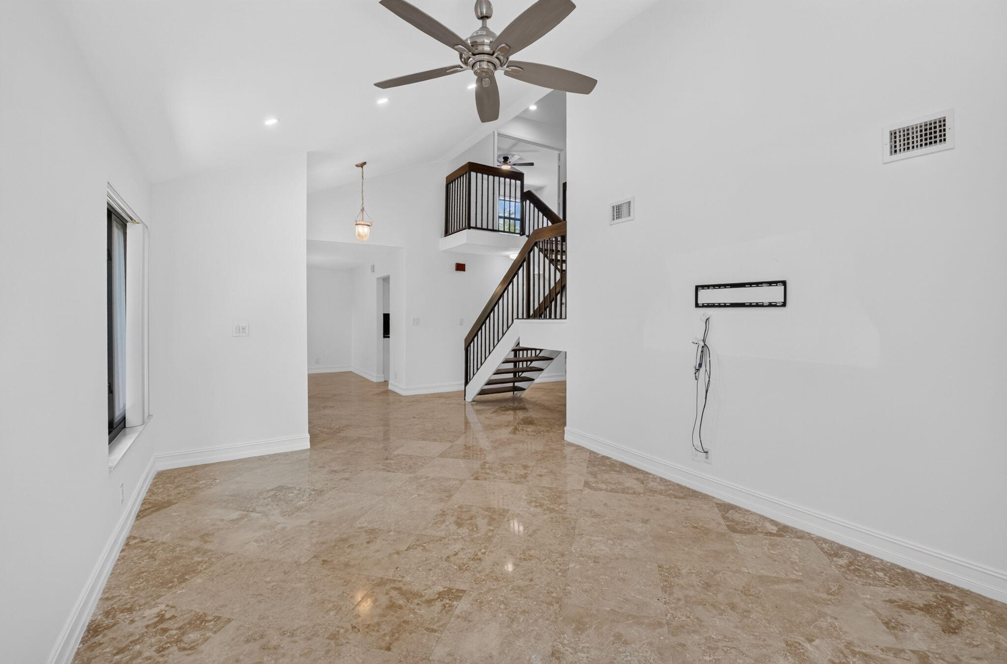 21661 Casa Monte Court Boca Raton, FL 33433 - Photo 4 of 31 Living Room