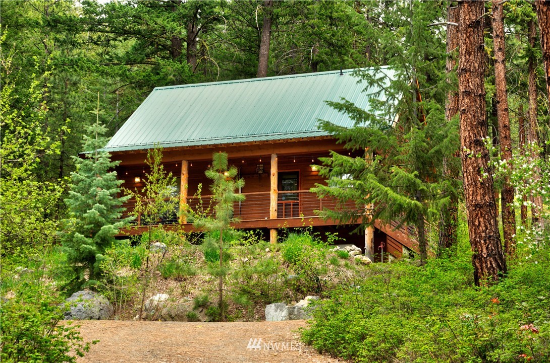 18 Highland Meadows Road Winthrop, WA 98862 - Photo 1 of 26 Gallery Image 1