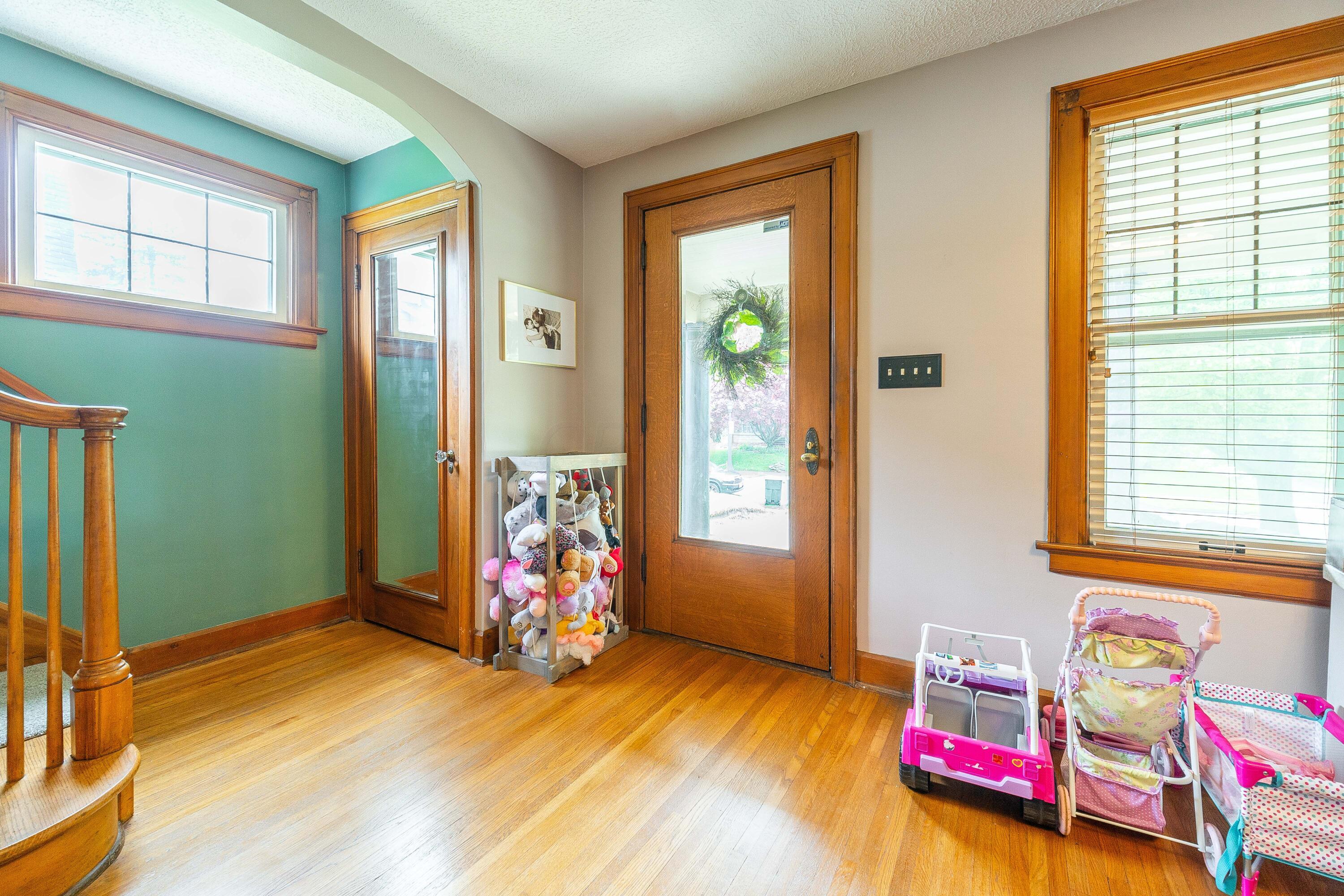 464 East Torrence Road Columbus, OH 43214 - Photo 10 of 33 464 E Torrence Rd-19