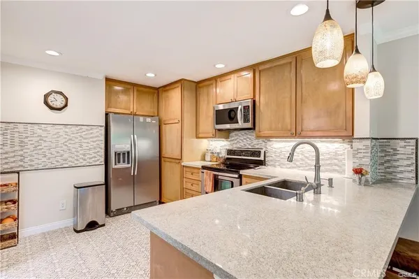 $675,000 | 22131 Caminito Vino, Laguna Hills, CA 92653