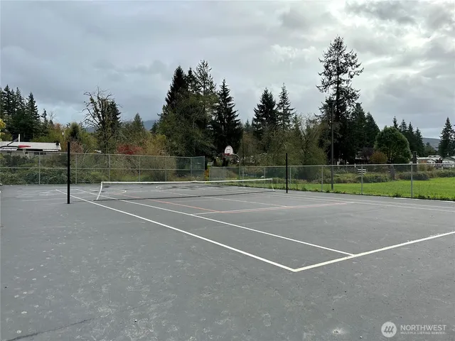 a view of a tennis court