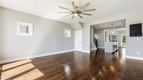 $529,900 | 1263 North Avondale Circle, Nashville, TN 37207