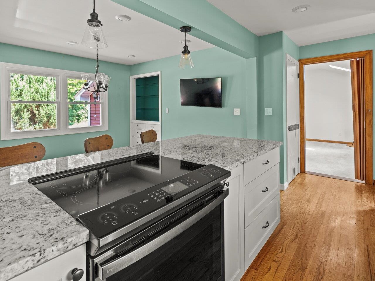 694 Creek Farm Road Colchester, VT 05446 - Photo 7 of 46 Gallery Image 7