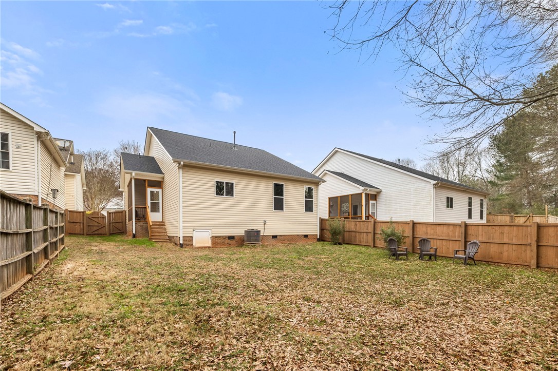 102 Colonial Court Pendleton, SC 29670 - Photo 28 of 30 This spacious backyard offers privacy and room for outdoor enjoyment.