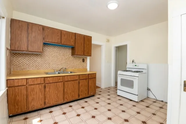 $3,000 | 57 Ardale Street, Unit 2, Boston, MA 02131