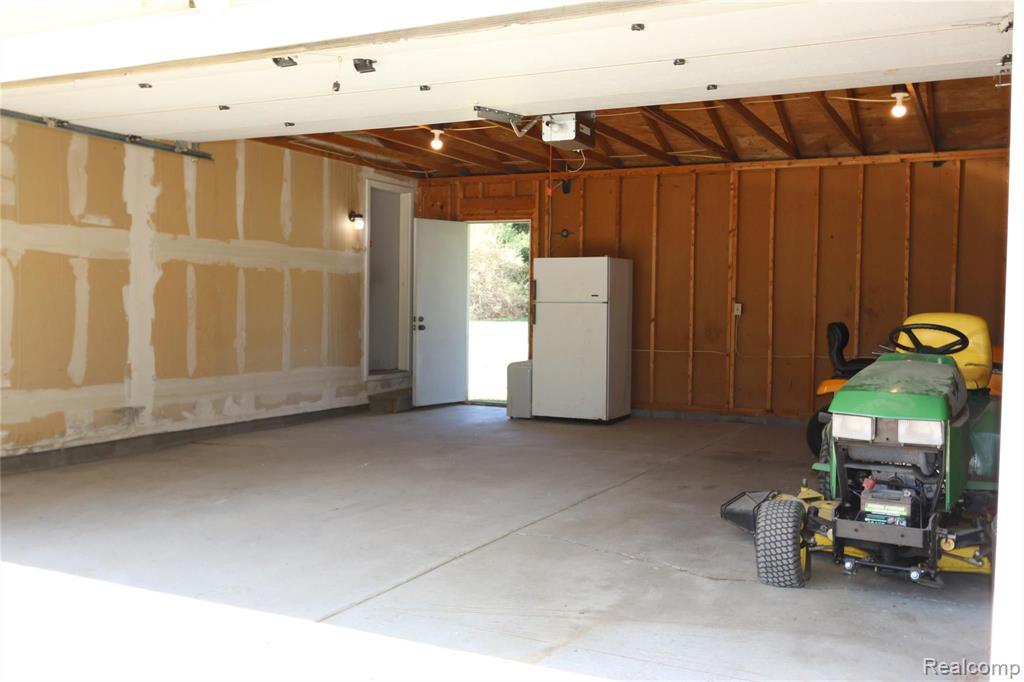 6040 West Coon Lake Road Howell, MI 48843 - Photo 36 of 58
