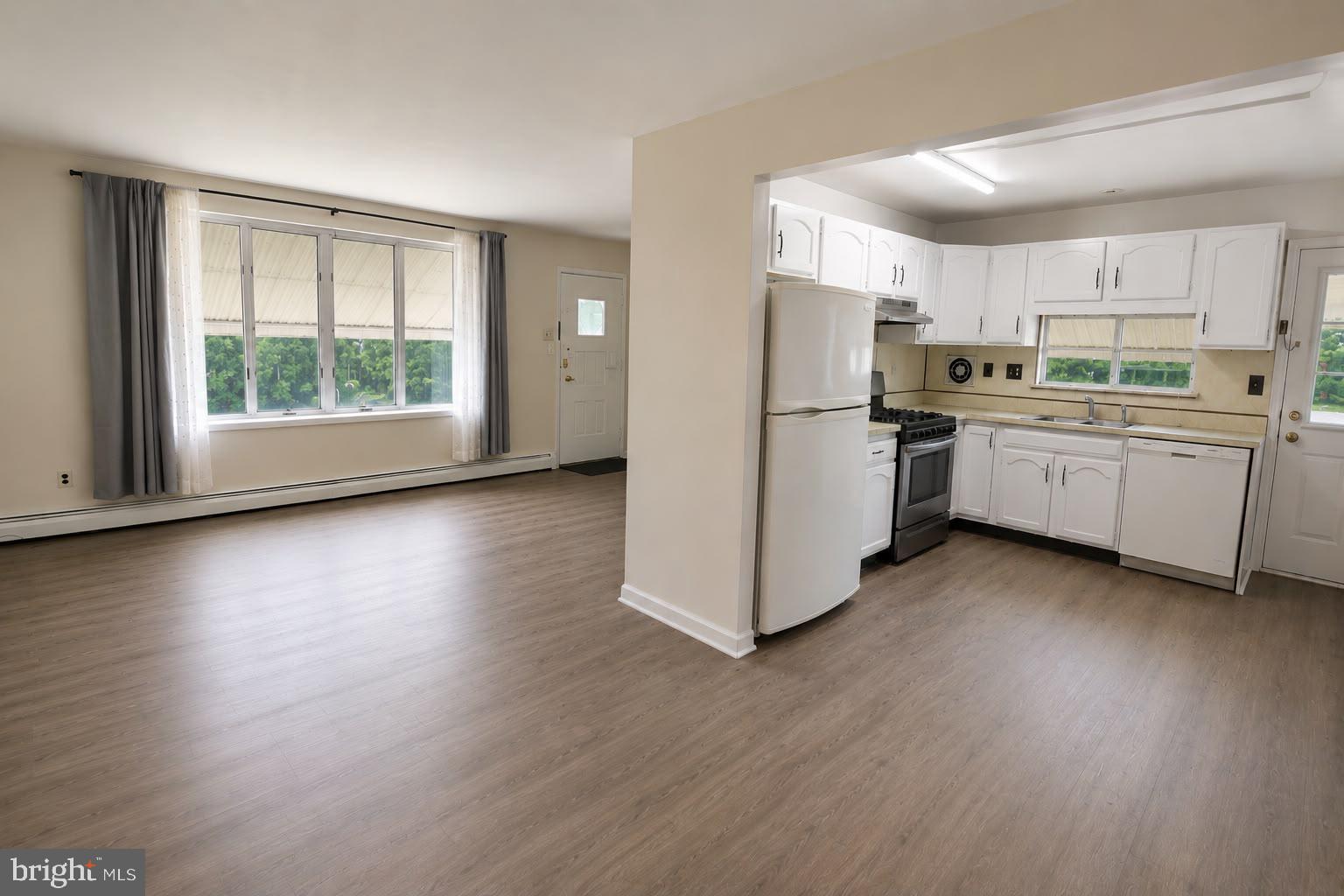 15128 Carter Road Philadelphia, PA 19116 - Photo 13 of 30