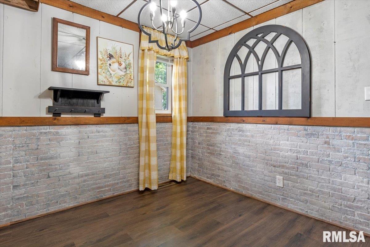 209 West Madison Street Athens, IL 62613 - Photo 13 of 30 Gallery Image 13