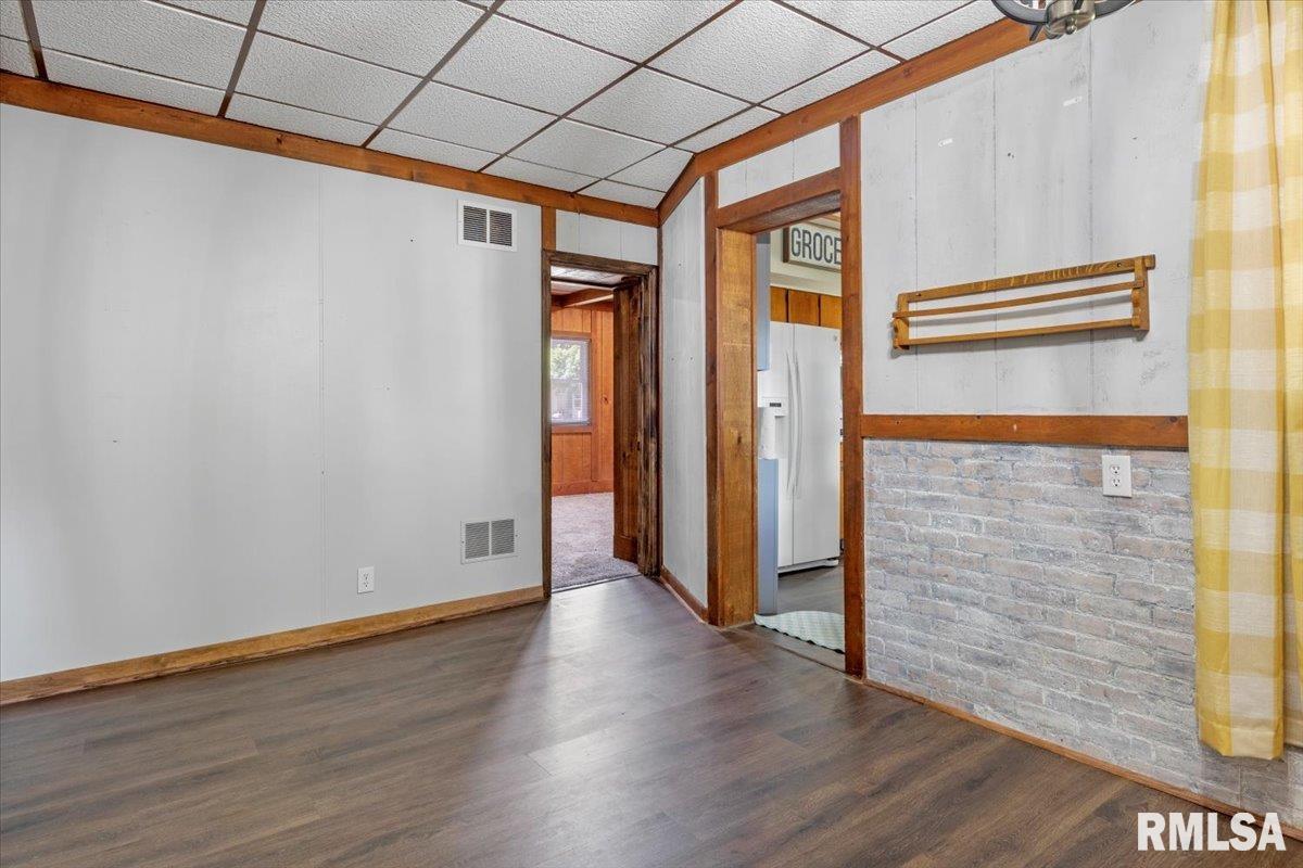 209 West Madison Street Athens, IL 62613 - Photo 14 of 30 Gallery Image 14