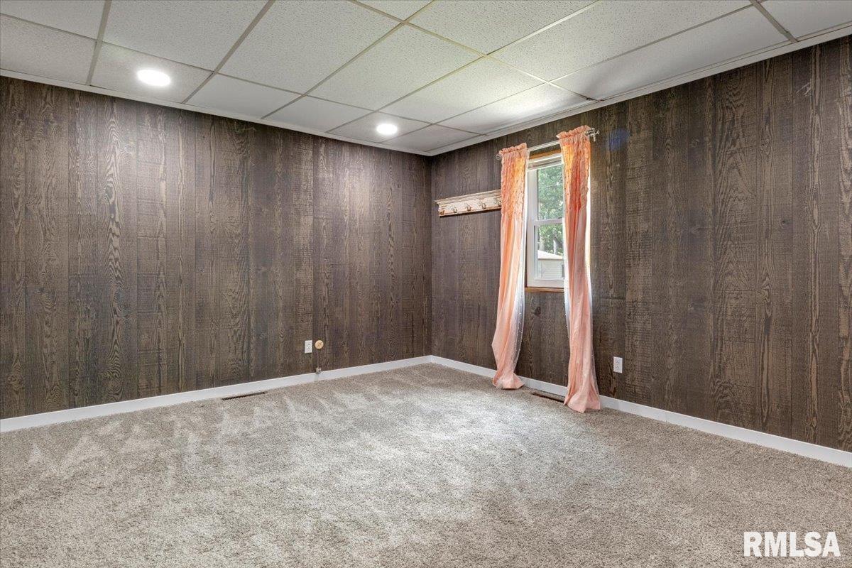 209 West Madison Street Athens, IL 62613 - Photo 17 of 30 Gallery Image 17