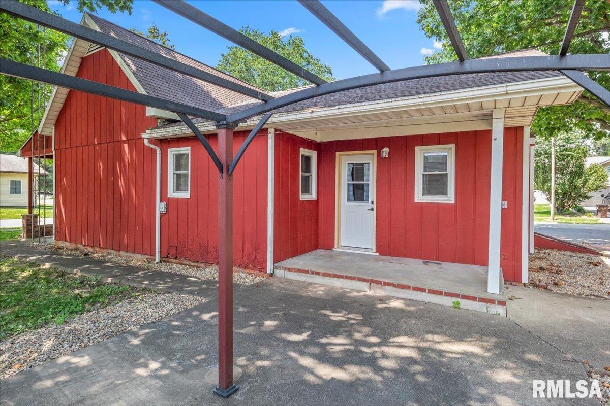 209 West Madison Street Athens, IL 62613 - Photo 23 of 30 Gallery Image 23