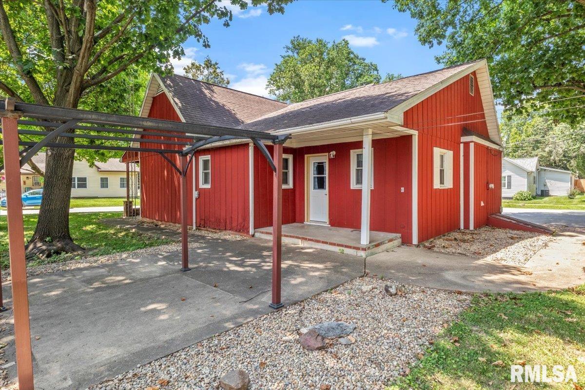209 West Madison Street Athens, IL 62613 - Photo 27 of 30 Gallery Image 27