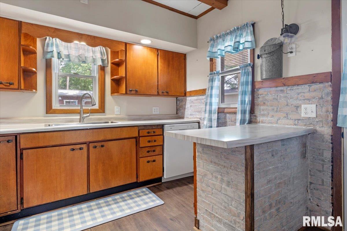 209 West Madison Street Athens, IL 62613 - Photo 9 of 30 Gallery Image 9