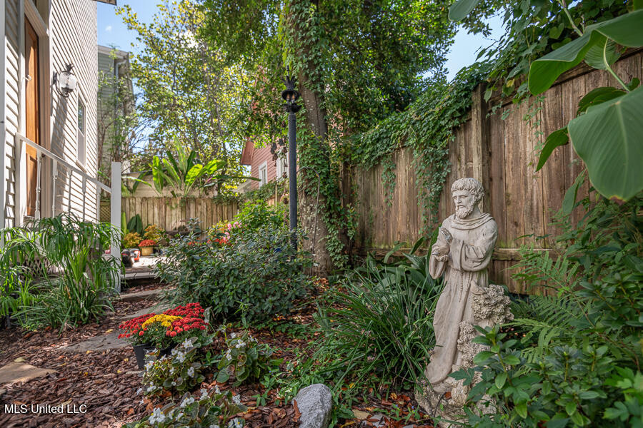 612 State Street Natchez, MS 39120 - Photo 5 of 55 612StateSt_LoRes-29