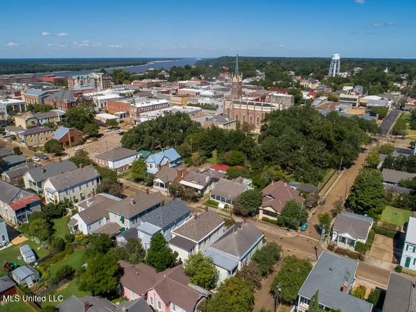 $379,500 | 612 State Street, Natchez, MS 39120