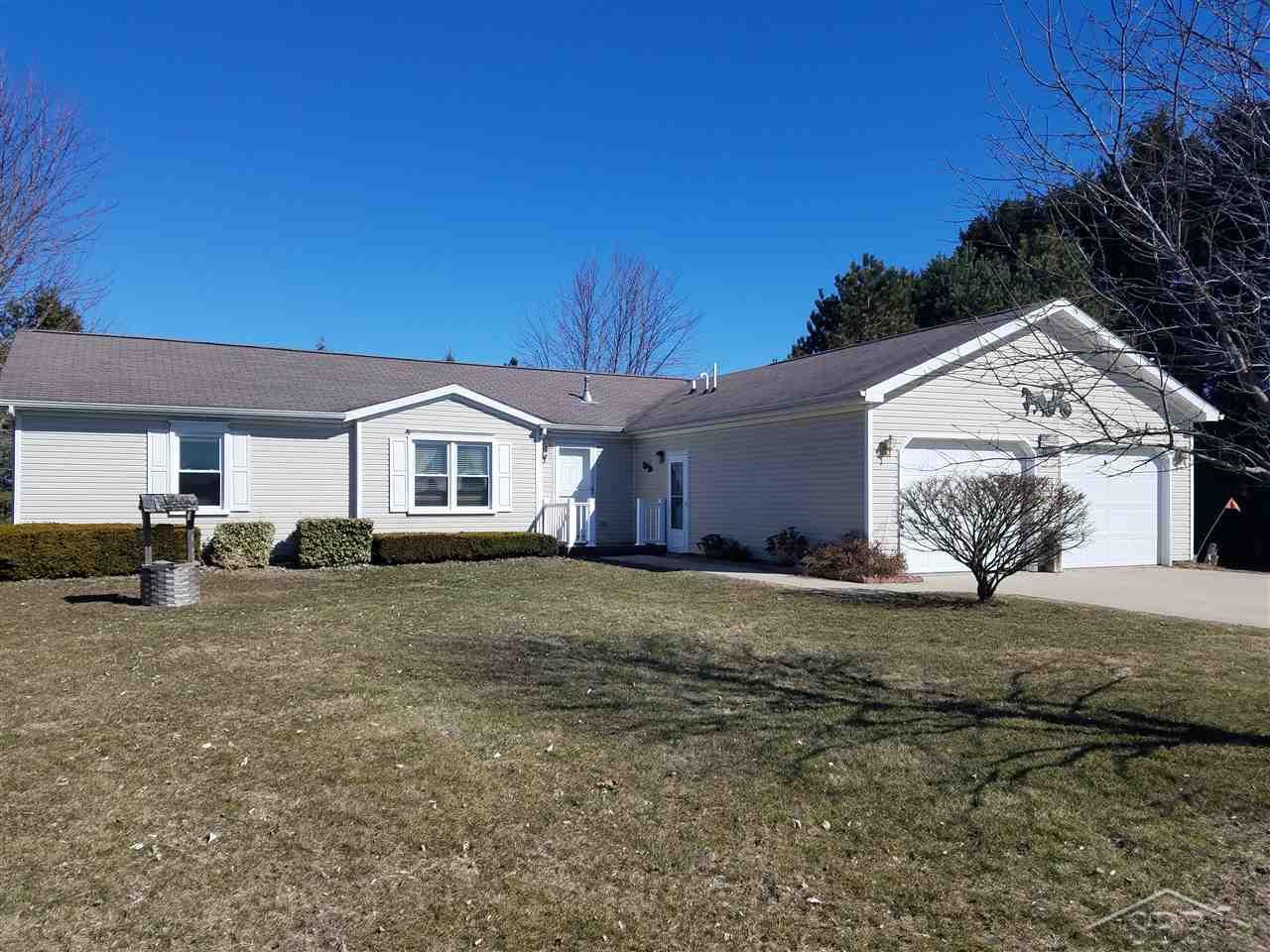 13568 Geddes Road Hemlock, MI 48626 - Photo 1 of 16 31342962.JPG