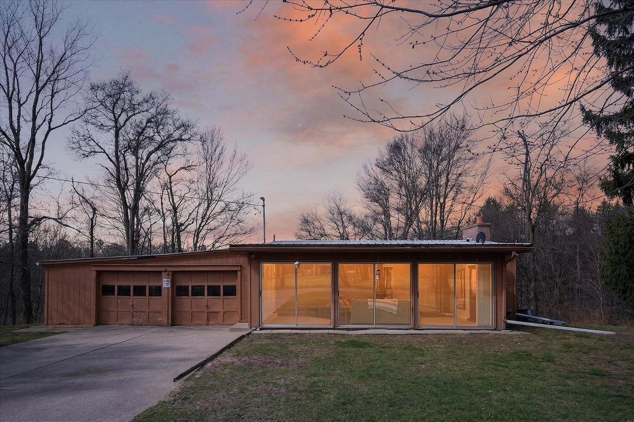 7091 Ann Arbor Road Jackson, MI 49201 - Photo 2 of 61