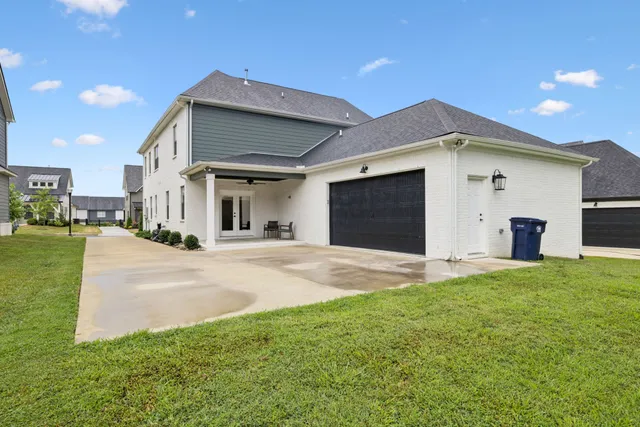 $887,000 | 3221 Knotts Drive, Thompson's Station, TN 37179