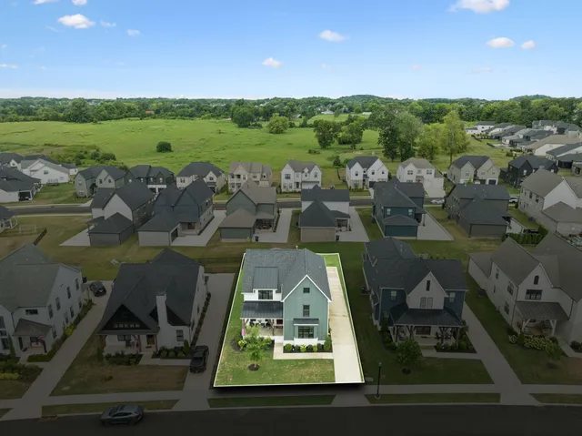 $887,000 | 3221 Knotts Drive, Thompson's Station, TN 37179