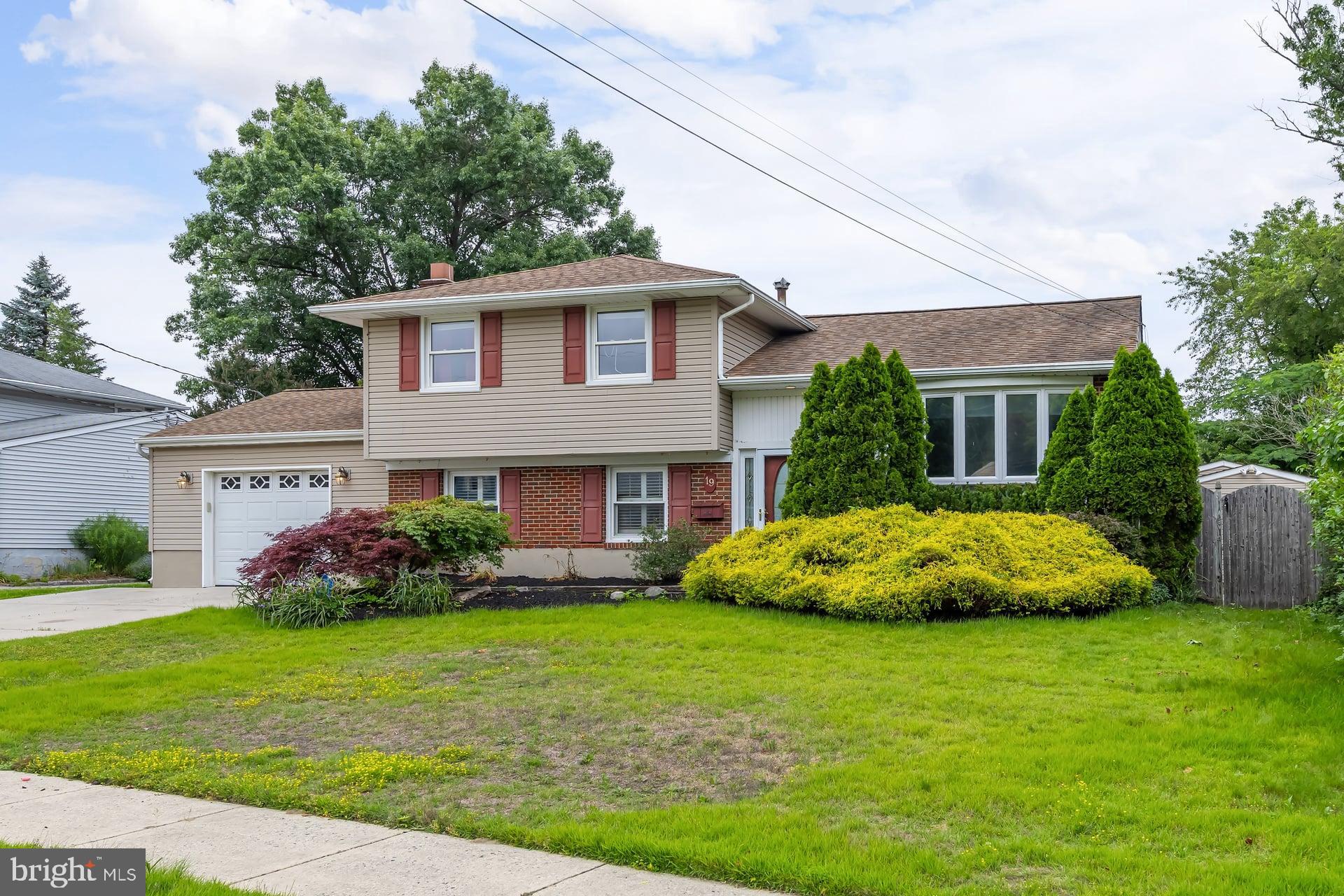 19 Timber Creek Road Stratford, NJ 08084 - Photo 2 of 17 Gallery Image 2