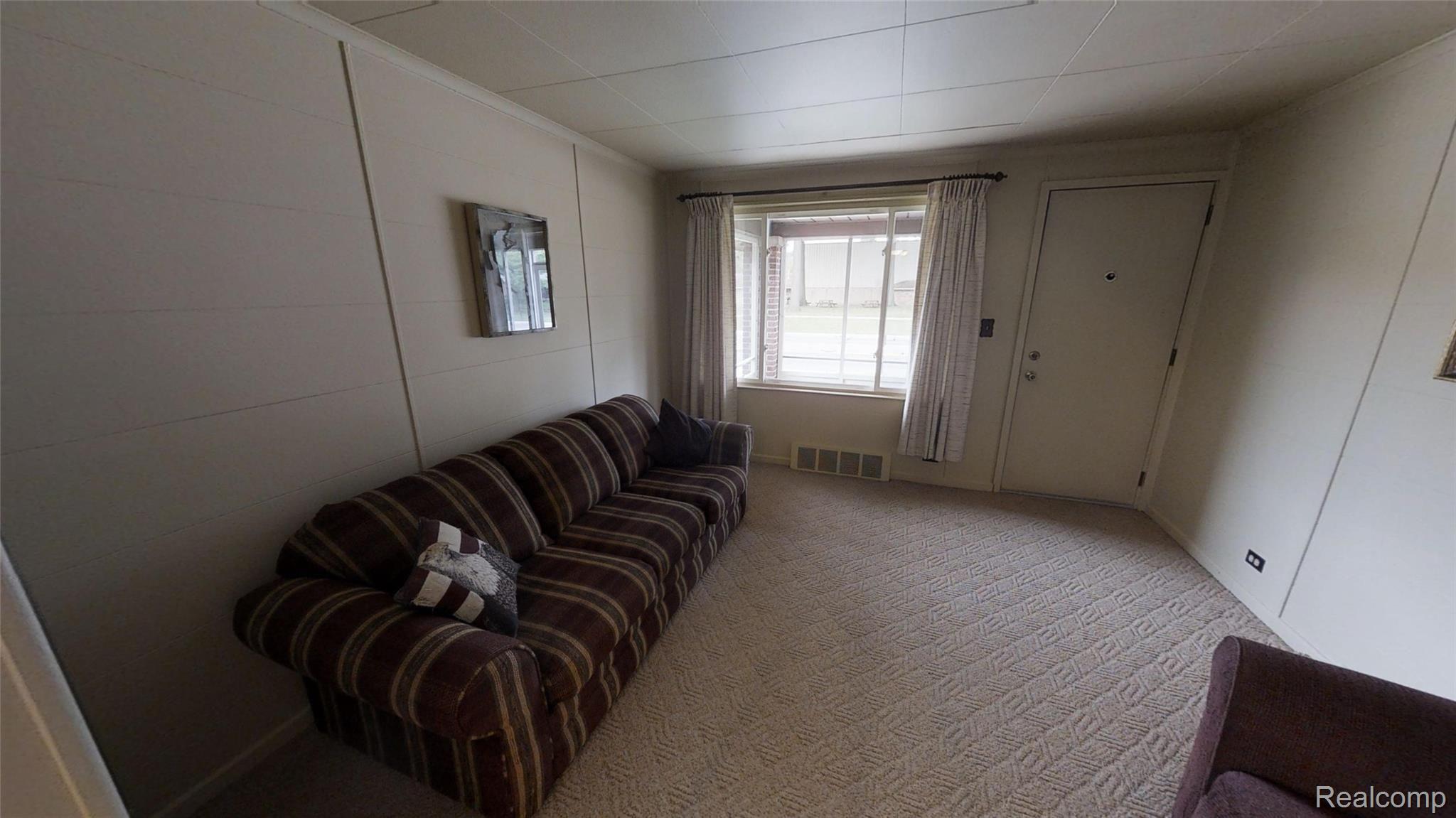 21706 Inkster Road Southfield, MI 48033 - Photo 5 of 34 Inkster-Rd-09172019_205219.jpg