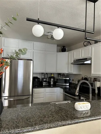 $1,700 | 9325 West Desert Inn Road, Unit 219, Las Vegas, NV 89117