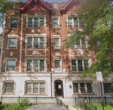 $1,850 | 2536 North Sawyer Avenue, Unit 206, Chicago, IL 60647