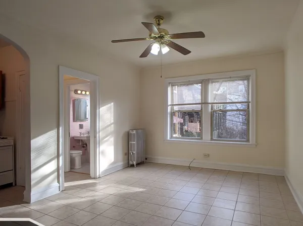 $1,850 | 2536 North Sawyer Avenue, Unit 206, Chicago, IL 60647