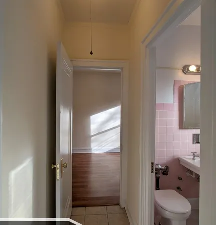 $1,850 | 2536 North Sawyer Avenue, Unit 206, Chicago, IL 60647