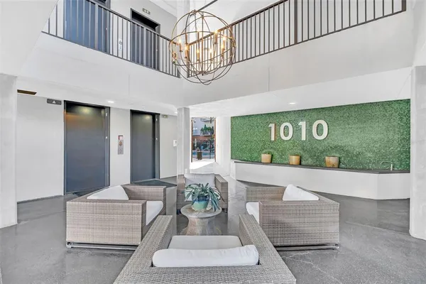 $649,950 | 1010 Central Avenue, Unit 417, St. Petersburg, FL 33705