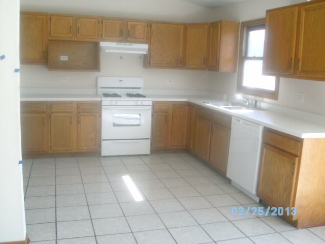4006 Ridge Road Zion, IL 60099 - Photo 2 of 12