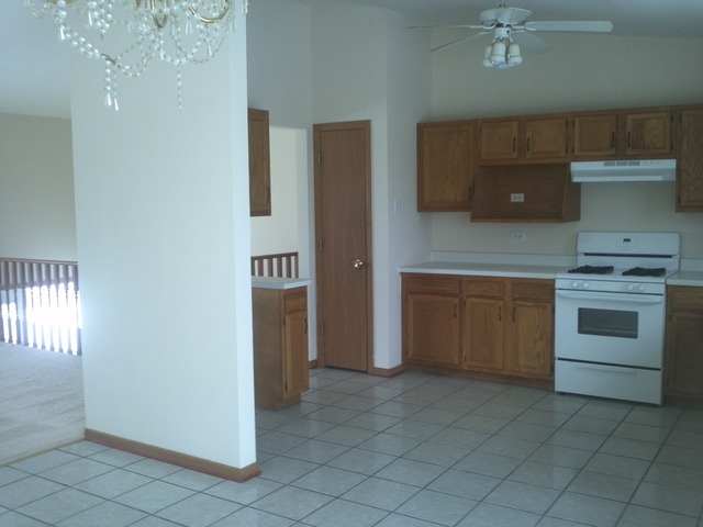 4006 Ridge Road Zion, IL 60099 - Photo 5 of 12