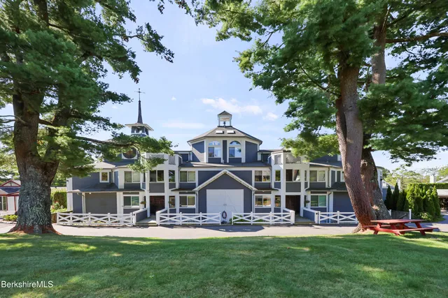 $548,000 | 19 Hawthorne Road, Unit 3B STABLES, Stockbridge, MA 01262